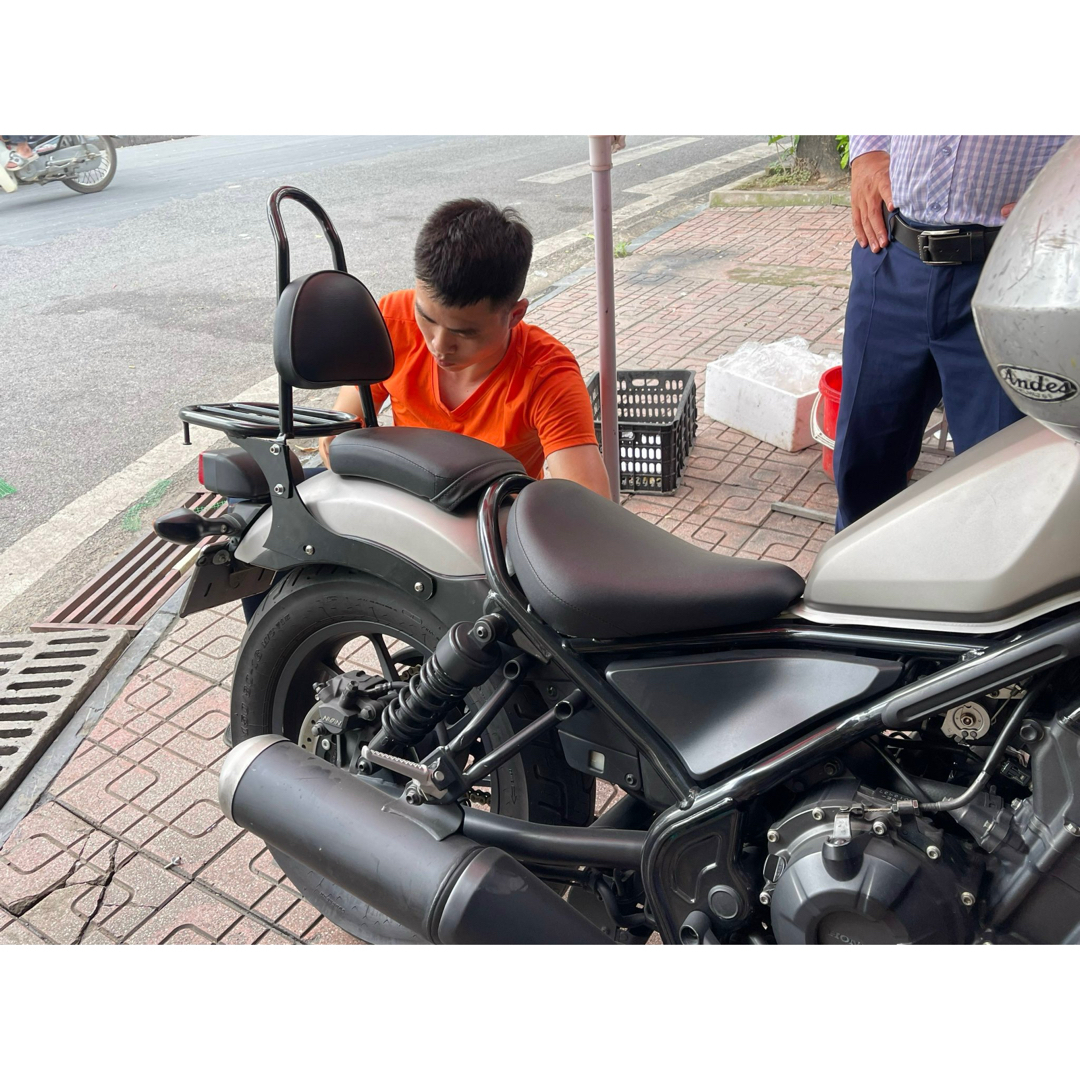 新商品 レブル250/500 リア キャリア バックレスト付きの通販 by 新商品 レブル250/500 リア キャリア バックレスト付きの通販 by