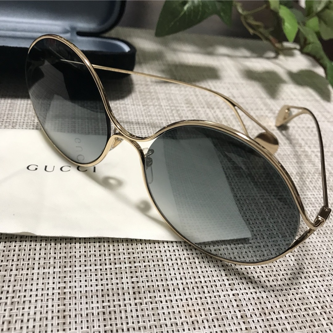 Gucci(グッチ)のGUCCI グッチ サングラス ケース付き 美品 レディースのファッション小物(サングラス/メガネ)の商品写真