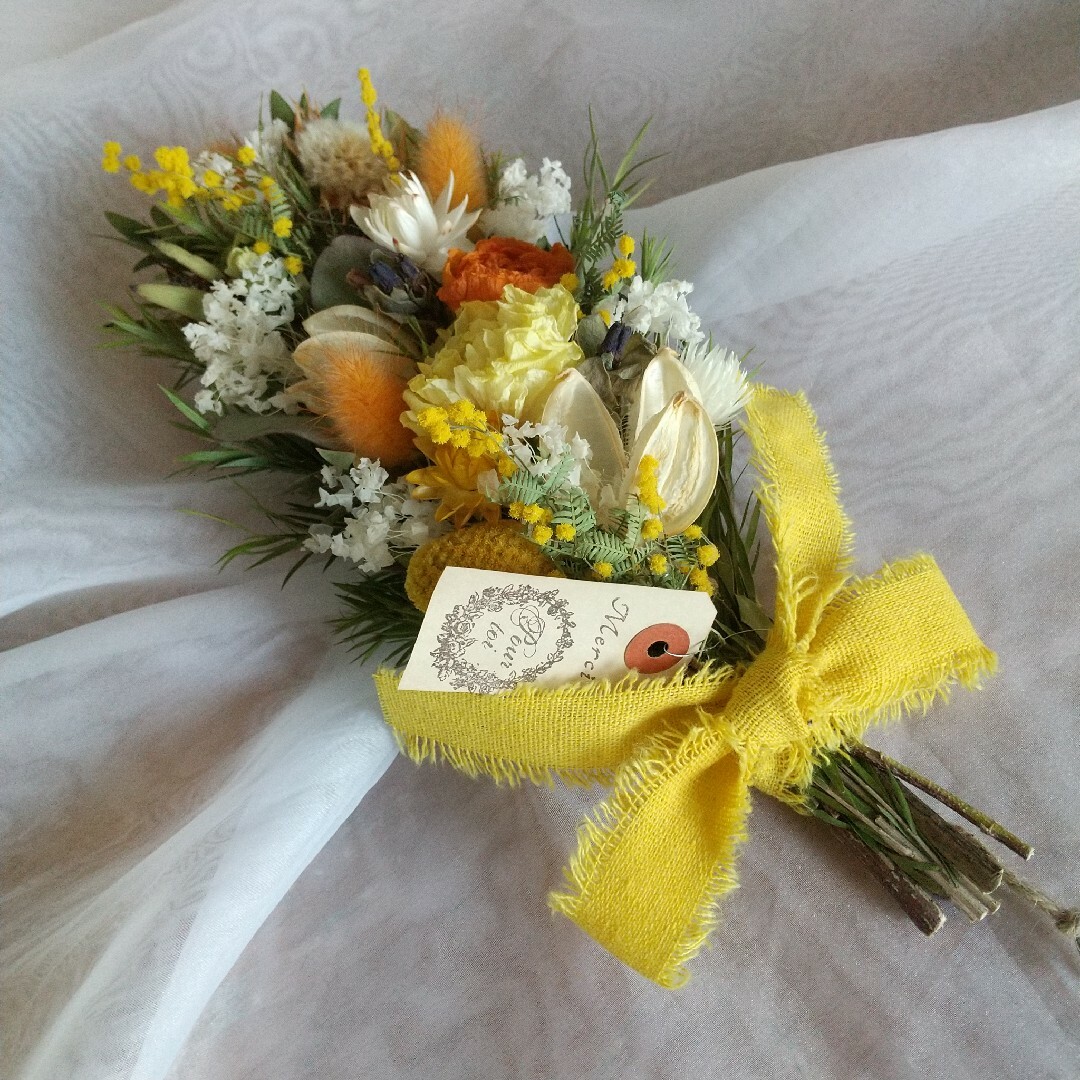 母の日＊ティーツリーと小花のvitamincolorドライフラワースワッグ ハンドメイドのフラワー/ガーデン(ドライフラワー)の商品写真
