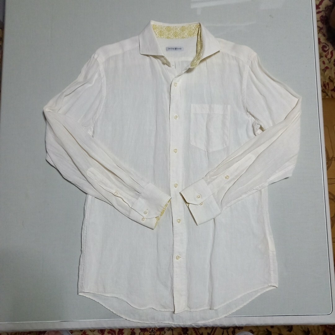 INTERMEZZO(インターメッツォ)のINTERMEZZO麻100シャツ長袖オフホワイトM新品同様 メンズのトップス(シャツ)の商品写真
