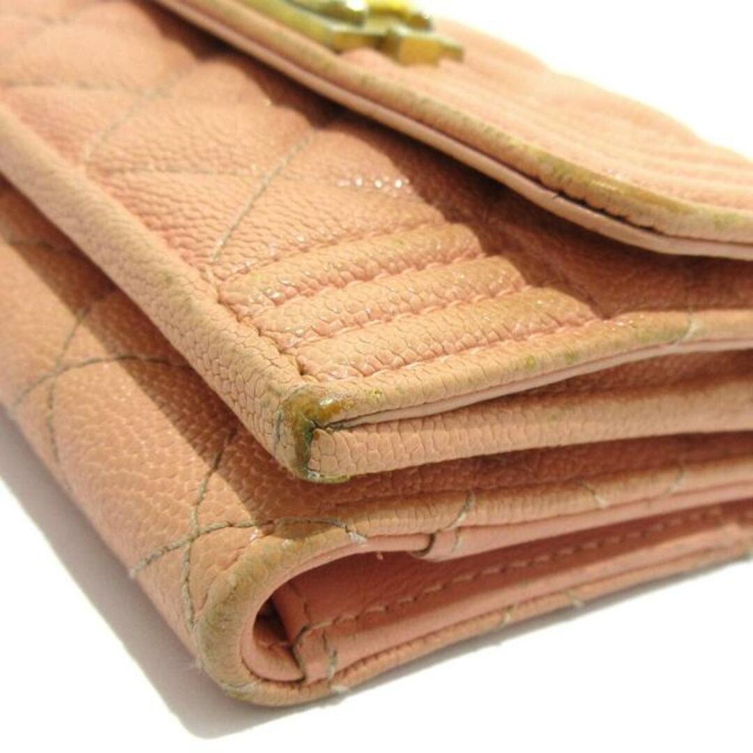 CHANEL(シャネル)のCHANEL(シャネル) 3つ折り財布 ボーイシャネル マトラッセ ピンクベージュ ゴールド金具 キャビアスキン レディースのファッション小物(財布)の商品写真