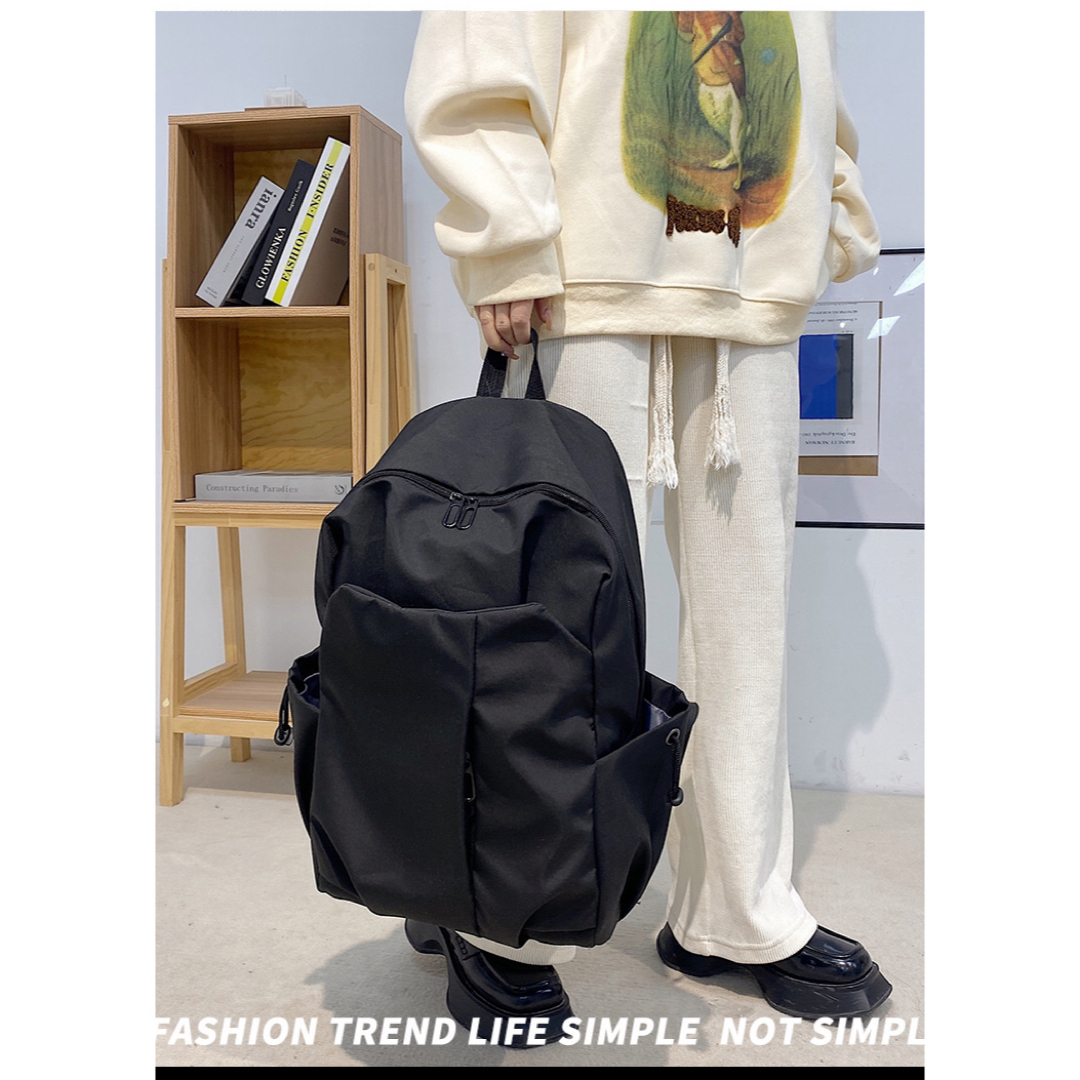 シンプル　大容量 リュック カジュアル メンズ レディース ブラック　通学 高校 レディースのバッグ(リュック/バックパック)の商品写真
