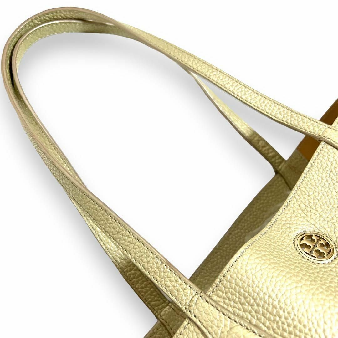 Tory Burch(トリーバーチ)の美品　トリーバーチトートバッグ　ショルダーバッグ　A4収納可能　シボ革　レザー レディースのバッグ(トートバッグ)の商品写真