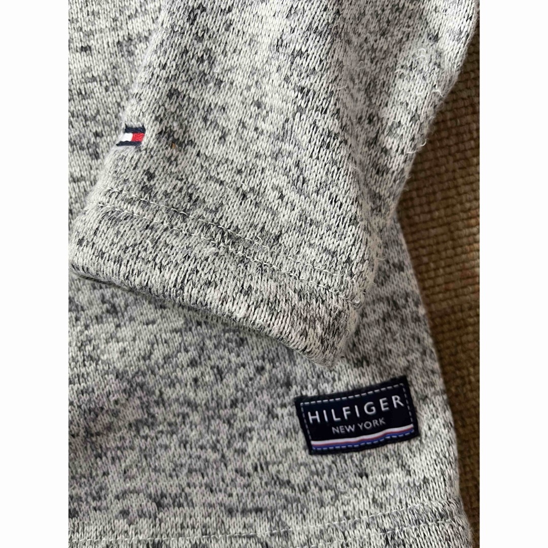 TOMMY HILFIGER(トミーヒルフィガー)のTOMMY    HILFIGERグレーのトップス   M メンズのトップス(Tシャツ/カットソー(半袖/袖なし))の商品写真