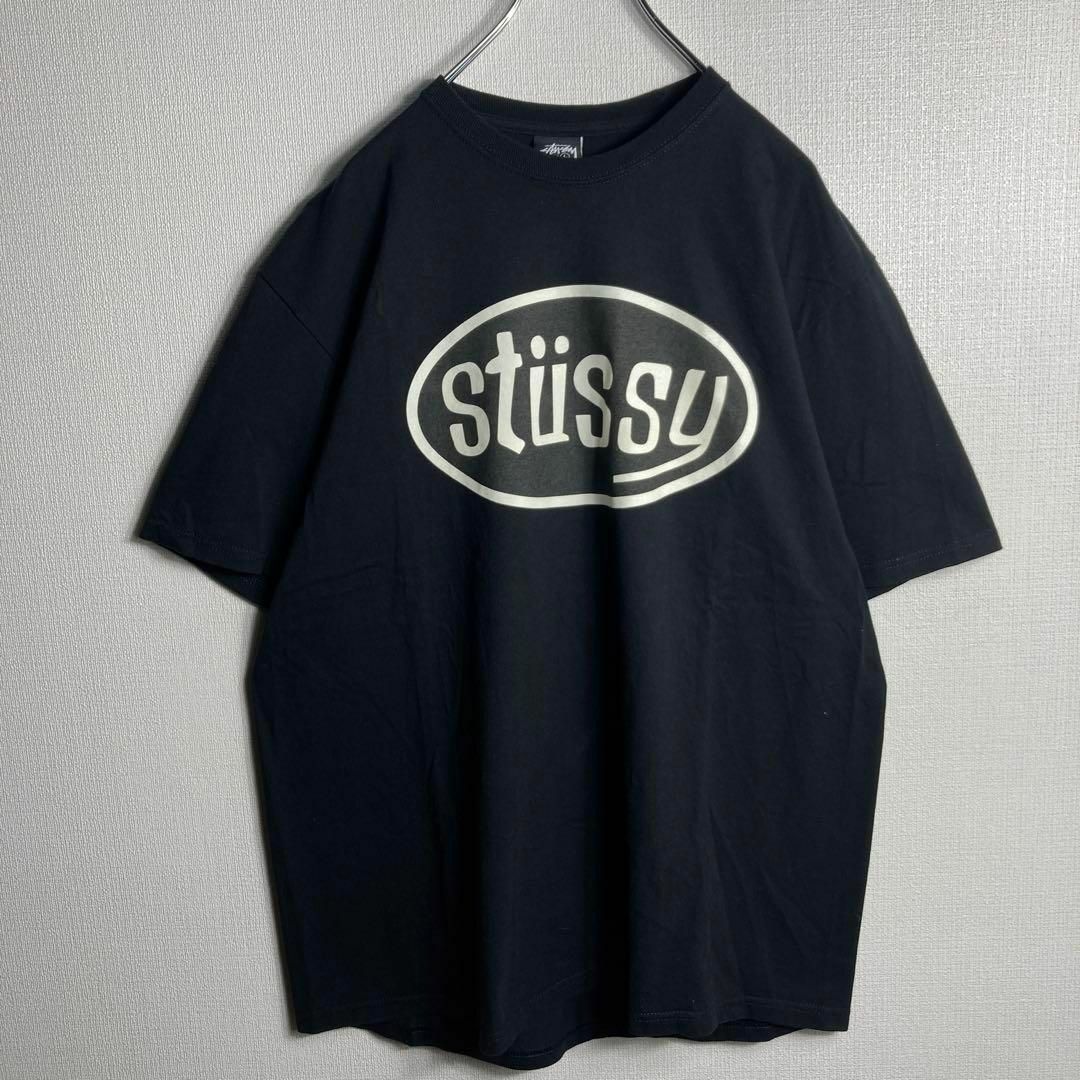 STUSSY(ステューシー)の【人気Lサイズ】ステューシー　両面ビッグプリントロゴ入り定番カラーTシャツ メンズのトップス(Tシャツ/カットソー(半袖/袖なし))の商品写真