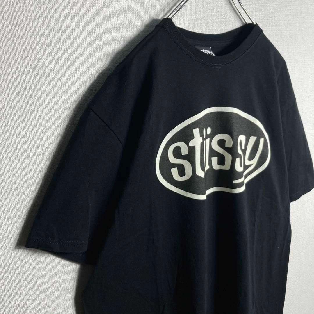 STUSSY(ステューシー)の【人気Lサイズ】ステューシー　両面ビッグプリントロゴ入り定番カラーTシャツ メンズのトップス(Tシャツ/カットソー(半袖/袖なし))の商品写真