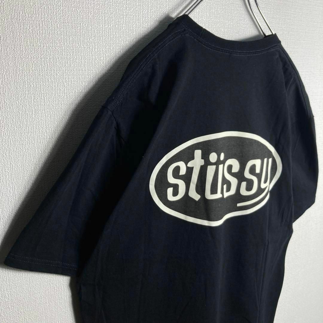 STUSSY(ステューシー)の【人気Lサイズ】ステューシー　両面ビッグプリントロゴ入り定番カラーTシャツ メンズのトップス(Tシャツ/カットソー(半袖/袖なし))の商品写真