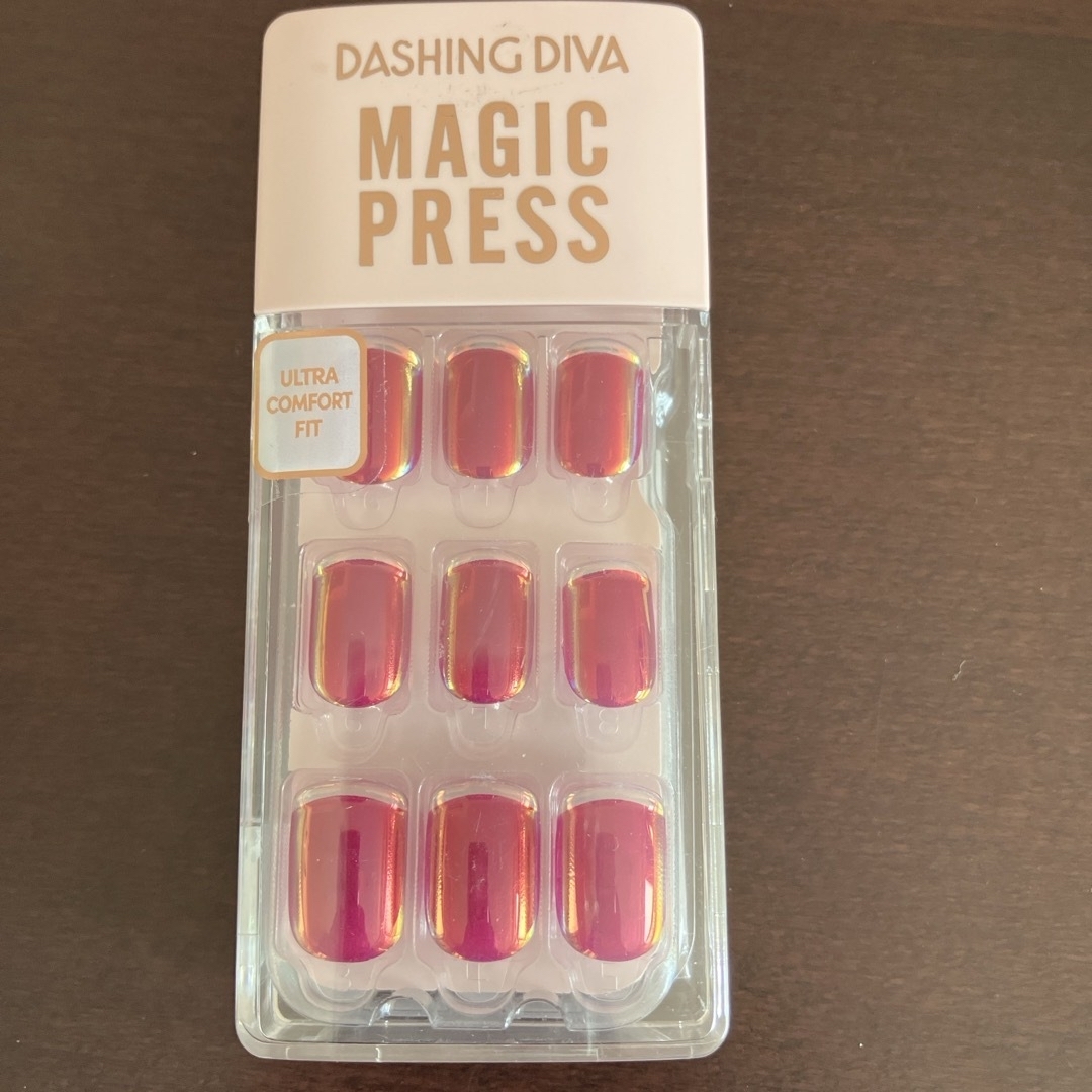 DASHING DIVA(ダッシングディバ)の新品　ダッシングディバマジックプレス コスメ/美容のネイル(ネイル用品)の商品写真