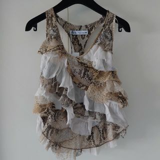 ザラ(ZARA)の新品 ZARA アニマル フリル タンクトップ ブラウス xs(タンクトップ)