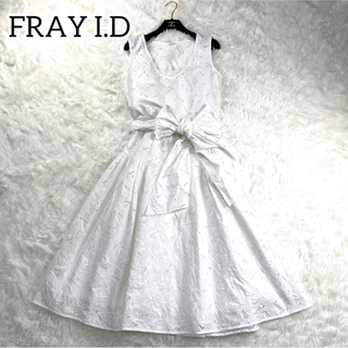 フレイアイディー(FRAY I.D)のFRAY I.D ワンピース　ホワイト　リボン　ノースリーブ　ドレス　可愛い(ロングワンピース/マキシワンピース)