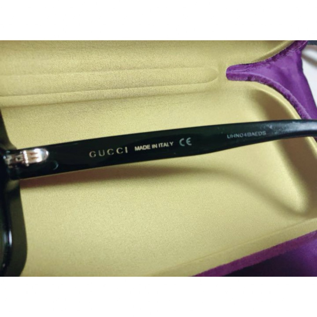 Gucci(グッチ)のGUCCI サングラス　ラインストーン　小顔　黒色 レディースのファッション小物(サングラス/メガネ)の商品写真