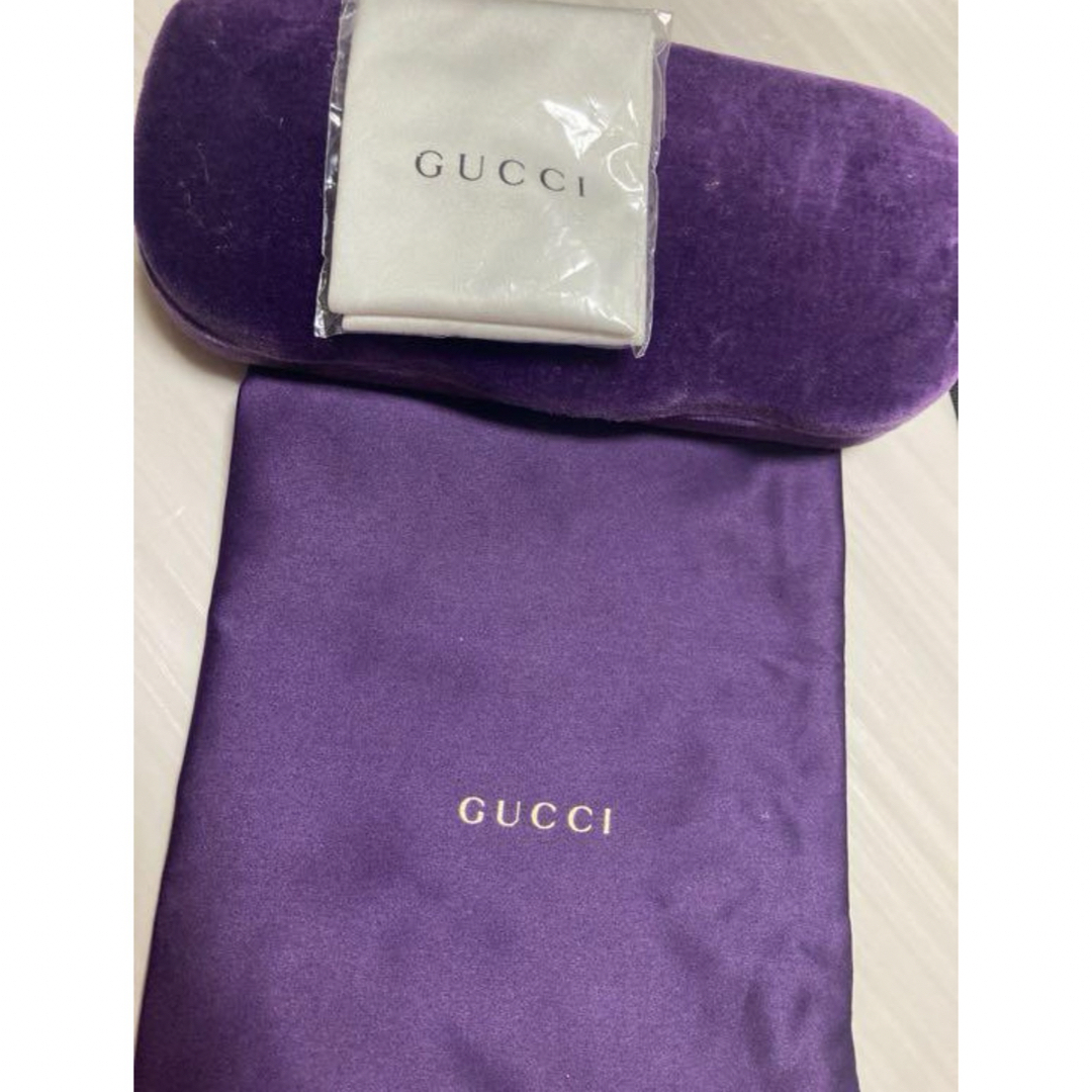 Gucci(グッチ)のGUCCI サングラス　ラインストーン　小顔　黒色 レディースのファッション小物(サングラス/メガネ)の商品写真