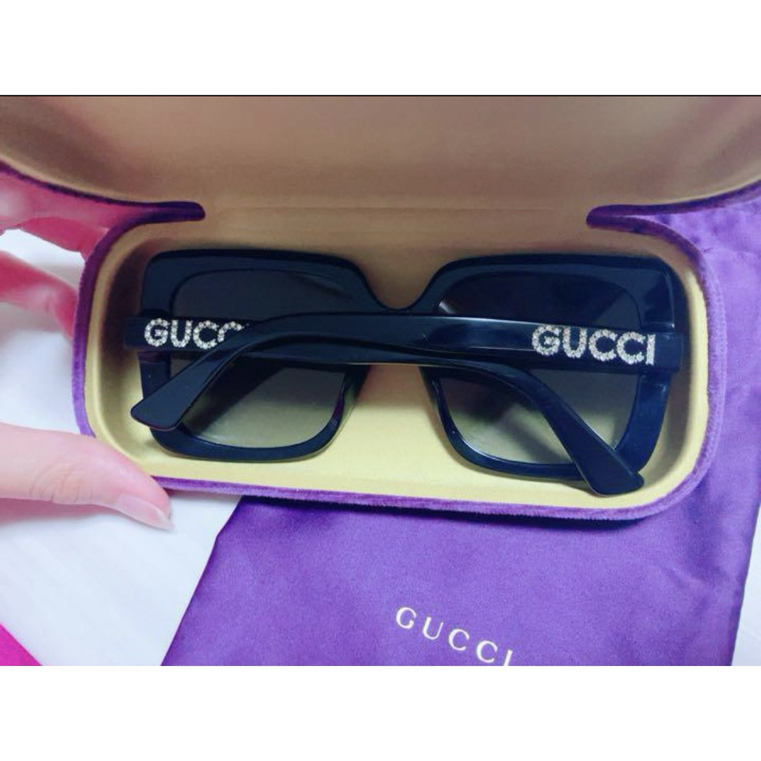 Gucci(グッチ)のGUCCI サングラス　ラインストーン　小顔　黒色 レディースのファッション小物(サングラス/メガネ)の商品写真