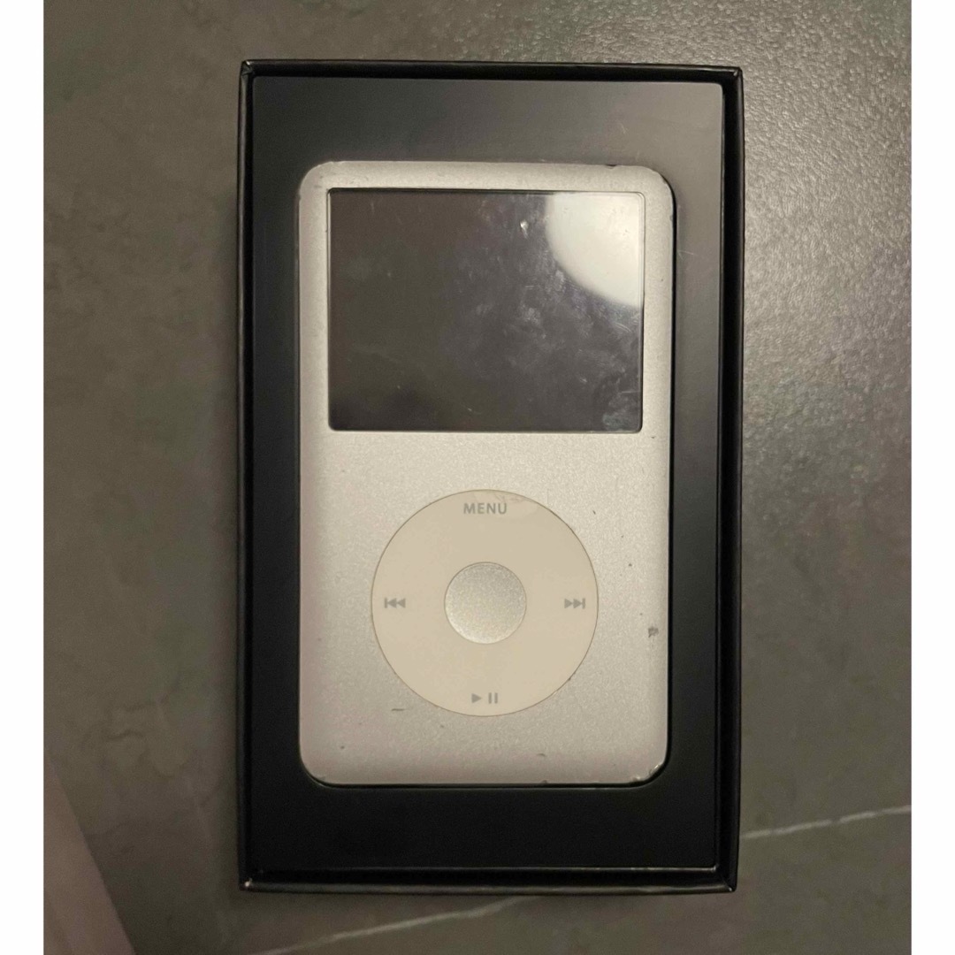 iPod(アイポッド)のiPod Classic 80GB シルバー 本体 スマホ/家電/カメラのオーディオ機器(ポータブルプレーヤー)の商品写真