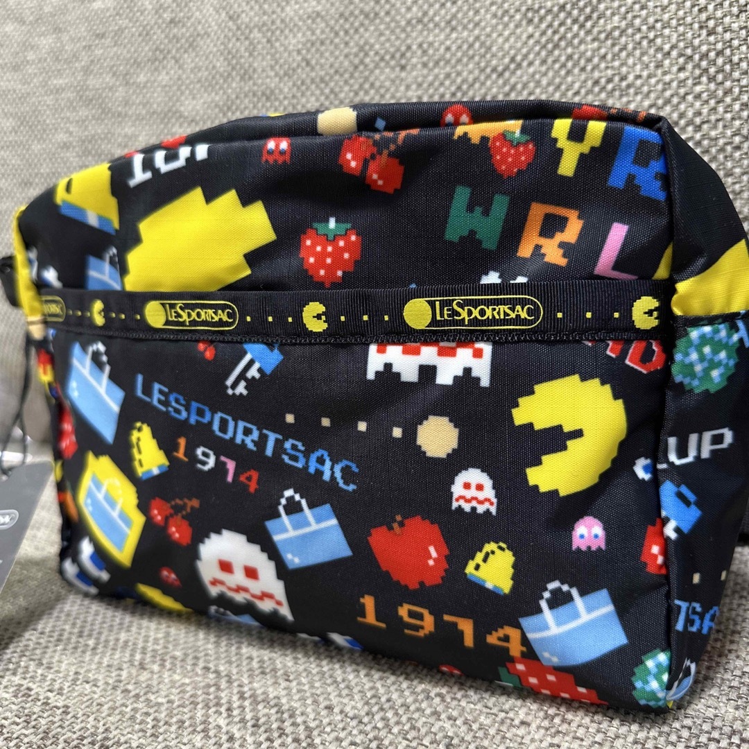 LeSportsac(レスポートサック)の  レスポートサック　パックマン　ショルダーバッグ レディースのバッグ(ショルダーバッグ)の商品写真