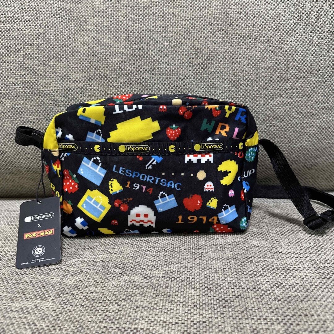 LeSportsac(レスポートサック)の  レスポートサック　パックマン　ショルダーバッグ レディースのバッグ(ショルダーバッグ)の商品写真