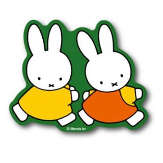 ミッフィー(miffy)のミッフィー ダイカットミニステッカー 「 おいかけっこ」 miffy 耐水　耐光(キャラクターグッズ)