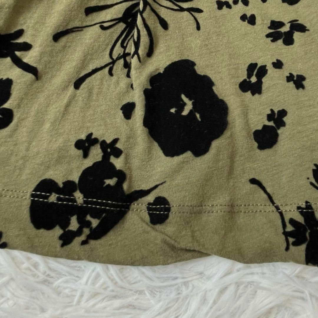 DRIES VAN NOTEN(ドリスヴァンノッテン)のDRIES ドリスヴァンノッテン　花柄　ベロア　Tシャツ　カーキ レディースのトップス(Tシャツ(半袖/袖なし))の商品写真