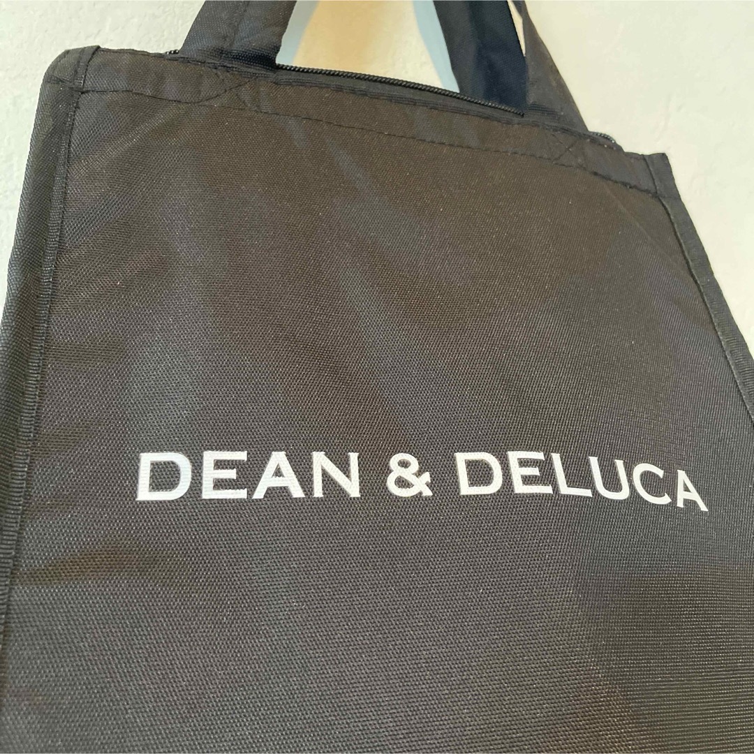 DEAN & DELUCA(ディーンアンドデルーカ)のDEAN & DELUCA 保冷バッグ☆新品 インテリア/住まい/日用品のキッチン/食器(弁当用品)の商品写真