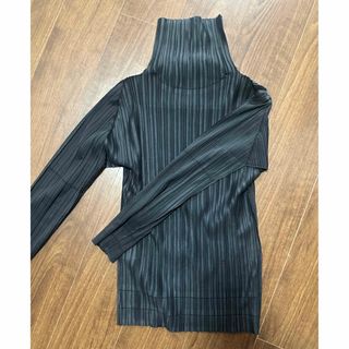 プリーツプリーズイッセイミヤケ(PLEATS PLEASE ISSEY MIYAKE)のPLEATS PLEASE ISSEY MIYAKE  ハイネックカットソー(カットソー(長袖/七分))