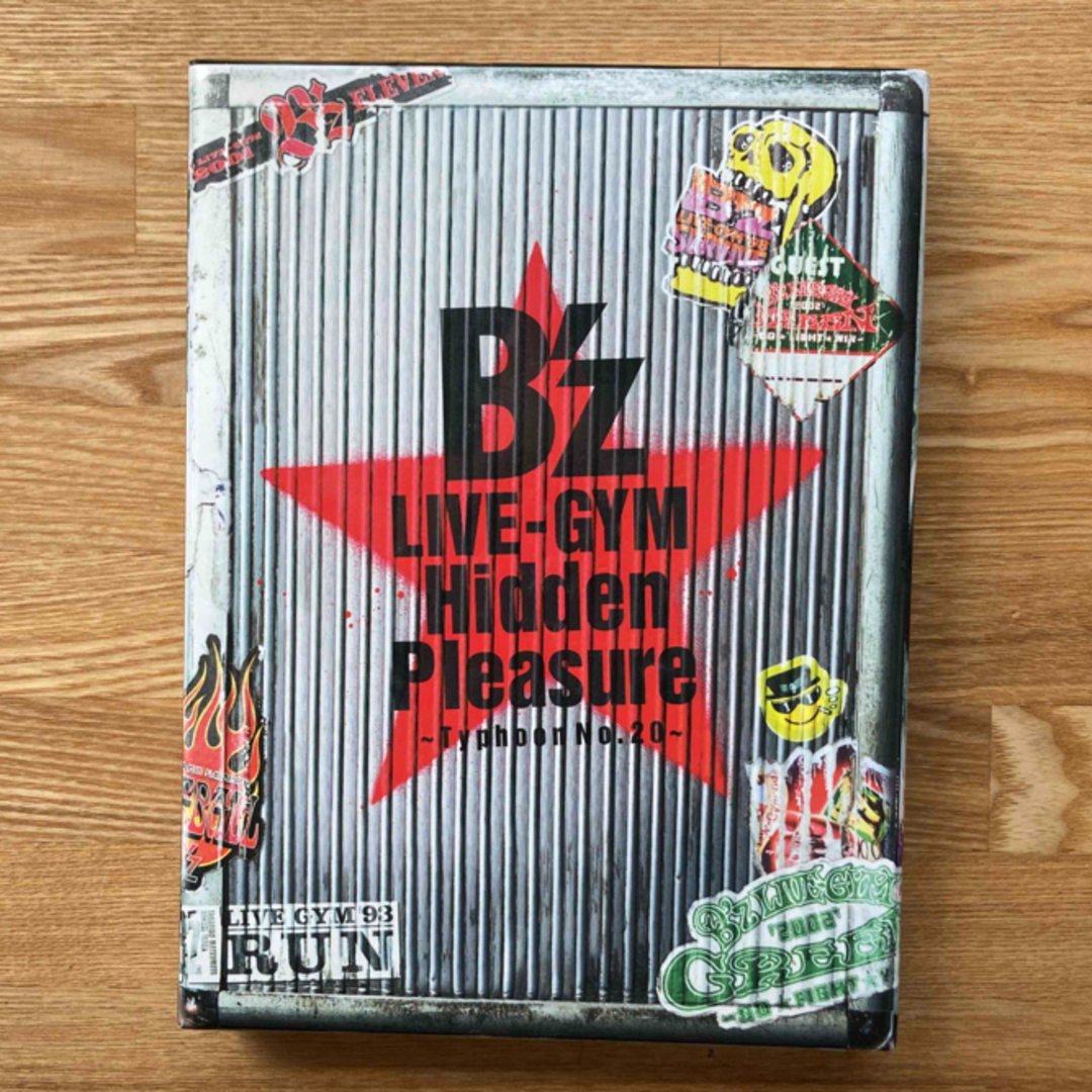 B'z(ビーズ)のB'z LIVE DVD 3枚組 エンタメ/ホビーのDVD/ブルーレイ(ミュージック)の商品写真