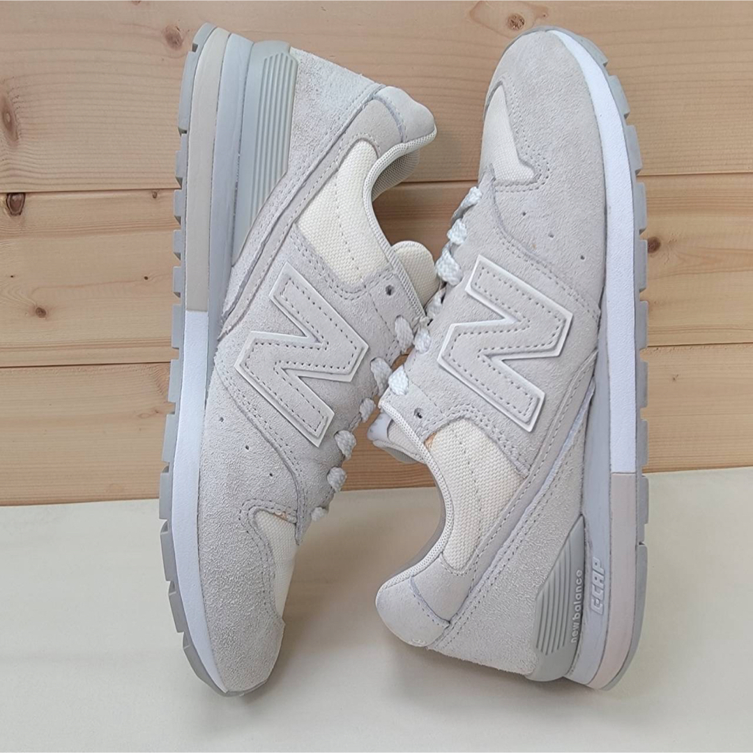 996（New Balance）(キュウキュウロク)のニューバランス CM996TA2 ホワイト 24.5センチ レディースの靴/シューズ(スニーカー)の商品写真