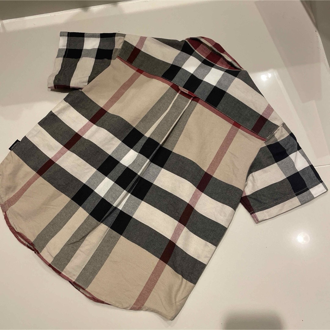 BURBERRY(バーバリー)の美品　バーバリー　キッズ　オーバーチェックシャツ　100 刺繍 キッズ/ベビー/マタニティのキッズ服男の子用(90cm~)(Tシャツ/カットソー)の商品写真