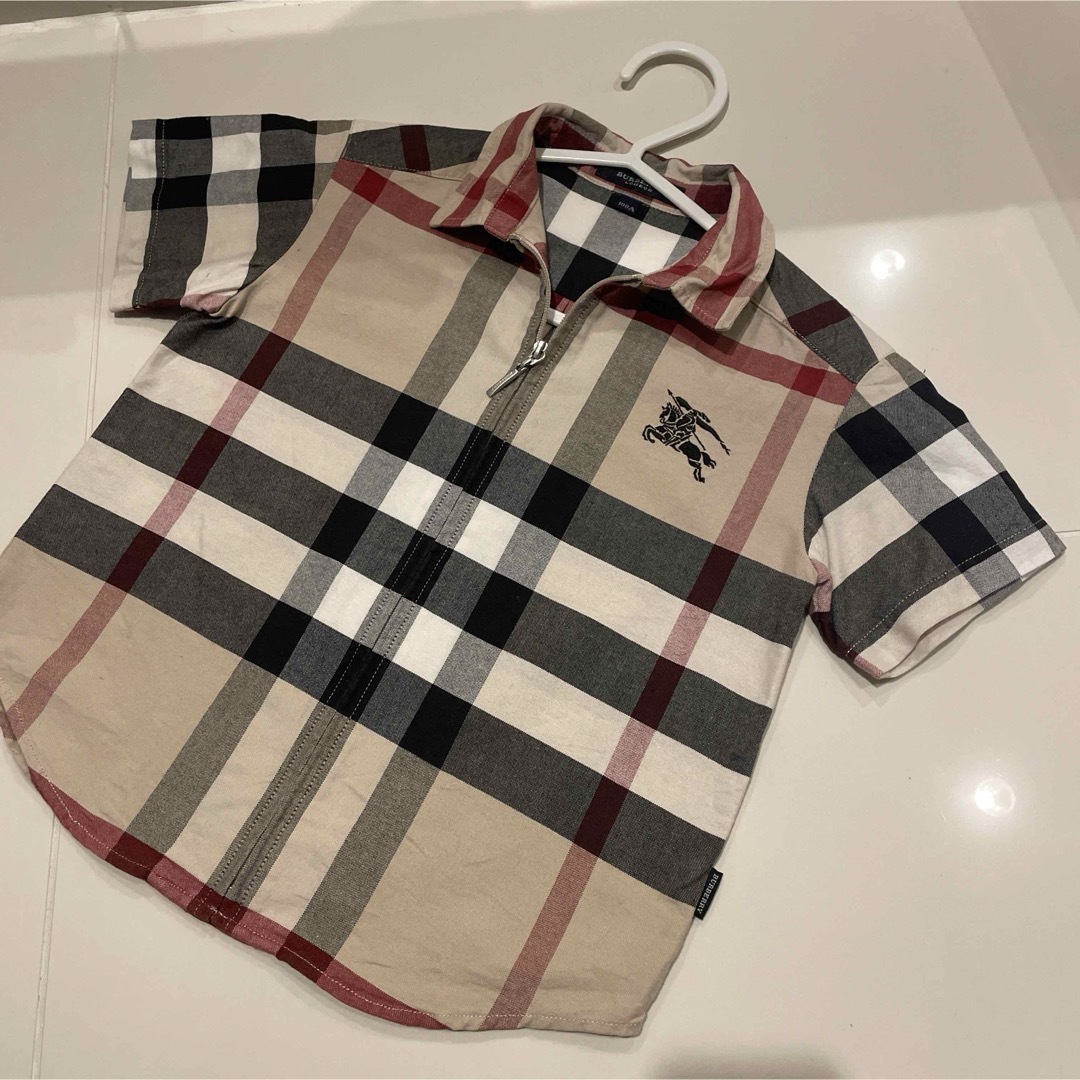 BURBERRY(バーバリー)の美品　バーバリー　キッズ　オーバーチェックシャツ　100 刺繍 キッズ/ベビー/マタニティのキッズ服男の子用(90cm~)(Tシャツ/カットソー)の商品写真