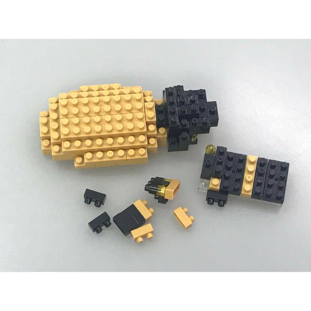 LEGO レゴ  NBC-017 NBC-037 グランドピアノ エレキギターレッド N-034 おまけ付き 世界最小級ブロック nanoblock  1000円ポッキリ！ 361 キッズ/ベビー/マタニティのおもちゃ(知育玩具)の商品写真