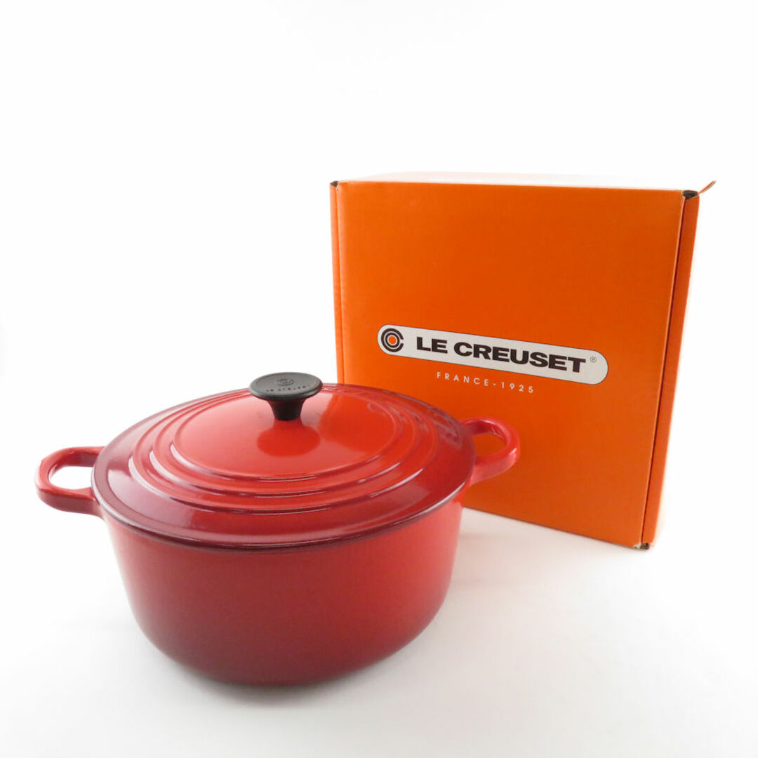 LE CREUSET(ルクルーゼ)の美品 Le Creuset ルクルーゼ ココットラウンド 両手鍋 チェリーレッド 22cm キャセロール 料理 SO995  インテリア/住まい/日用品のキッチン/食器(鍋/フライパン)の商品写真