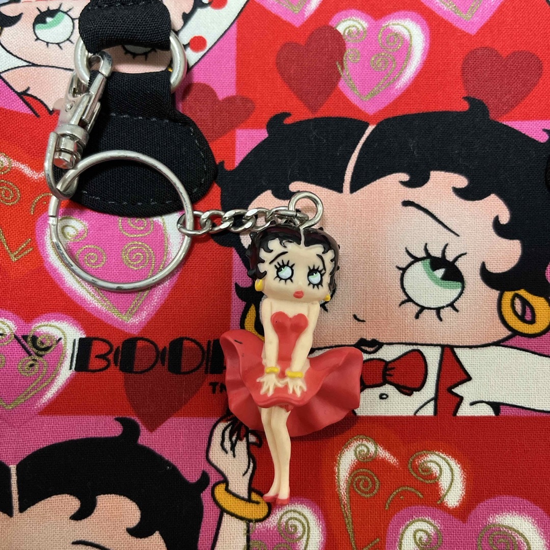 Betty Boop(ベティブープ)のベティブープ　ミニバッグ エンタメ/ホビーのおもちゃ/ぬいぐるみ(キャラクターグッズ)の商品写真