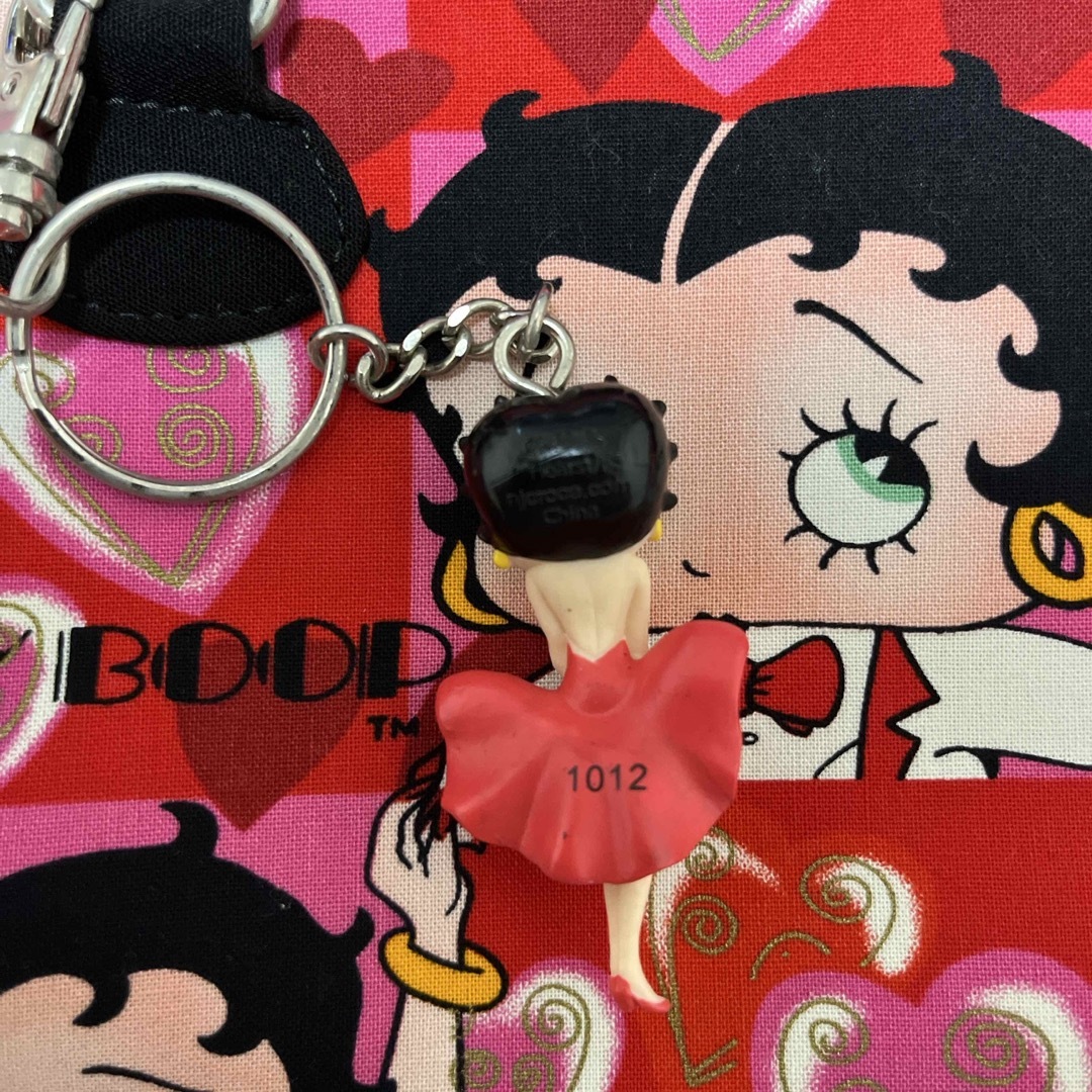 Betty Boop(ベティブープ)のベティブープ　ミニバッグ エンタメ/ホビーのおもちゃ/ぬいぐるみ(キャラクターグッズ)の商品写真