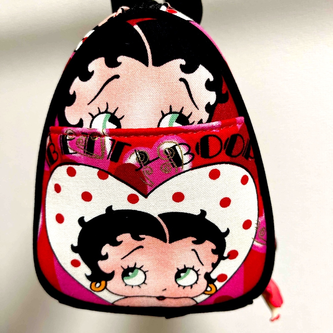 Betty Boop(ベティブープ)のベティブープ　ミニバッグ エンタメ/ホビーのおもちゃ/ぬいぐるみ(キャラクターグッズ)の商品写真