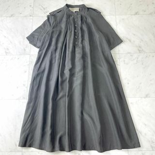 バーバリー(BURBERRY)のバーバリー ロンドン シルク100% タック バンドカラー ワンピース グレー(ひざ丈ワンピース)