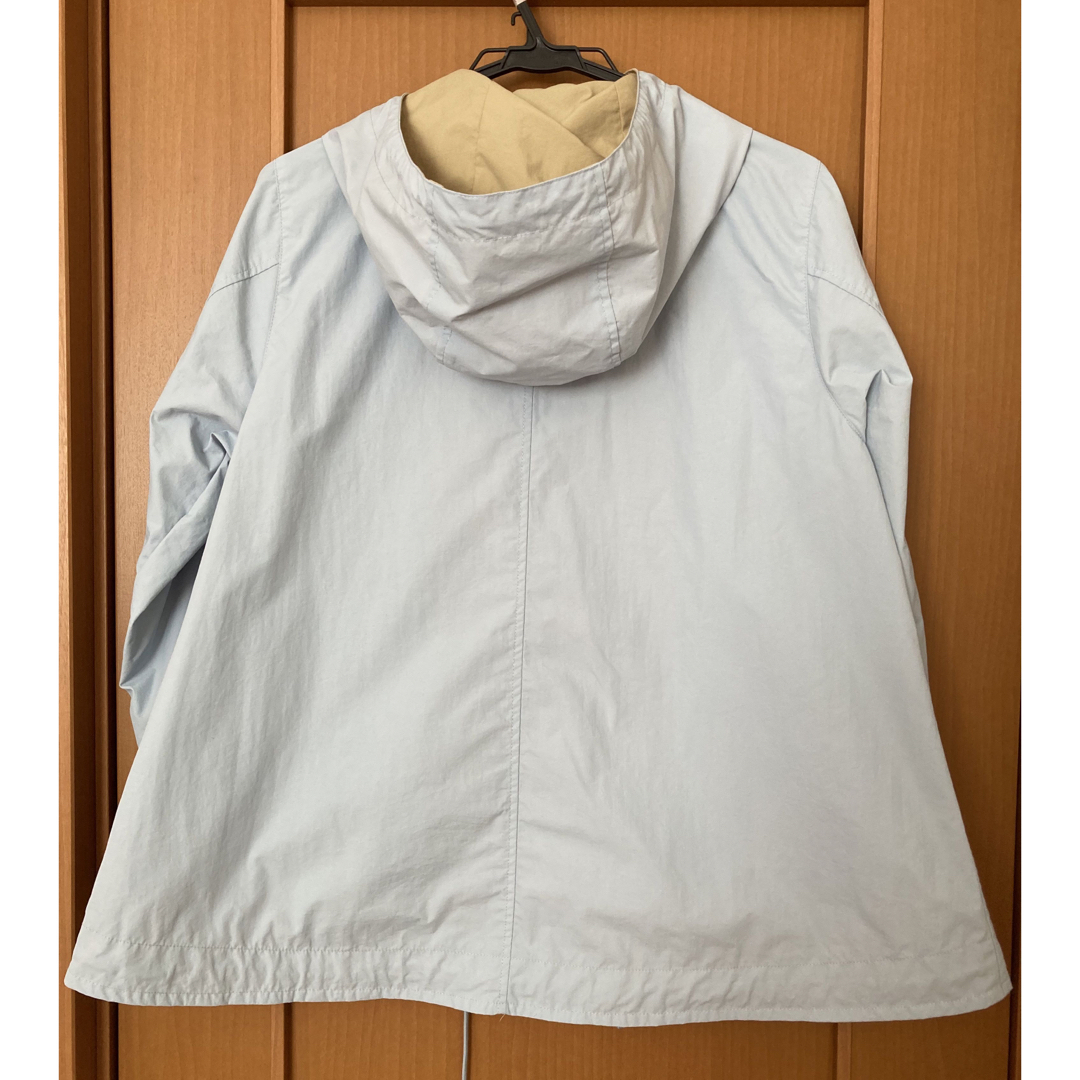 ナイロンジャケット　パーカー　ペールブルー　Lサイズ レディースのジャケット/アウター(ナイロンジャケット)の商品写真