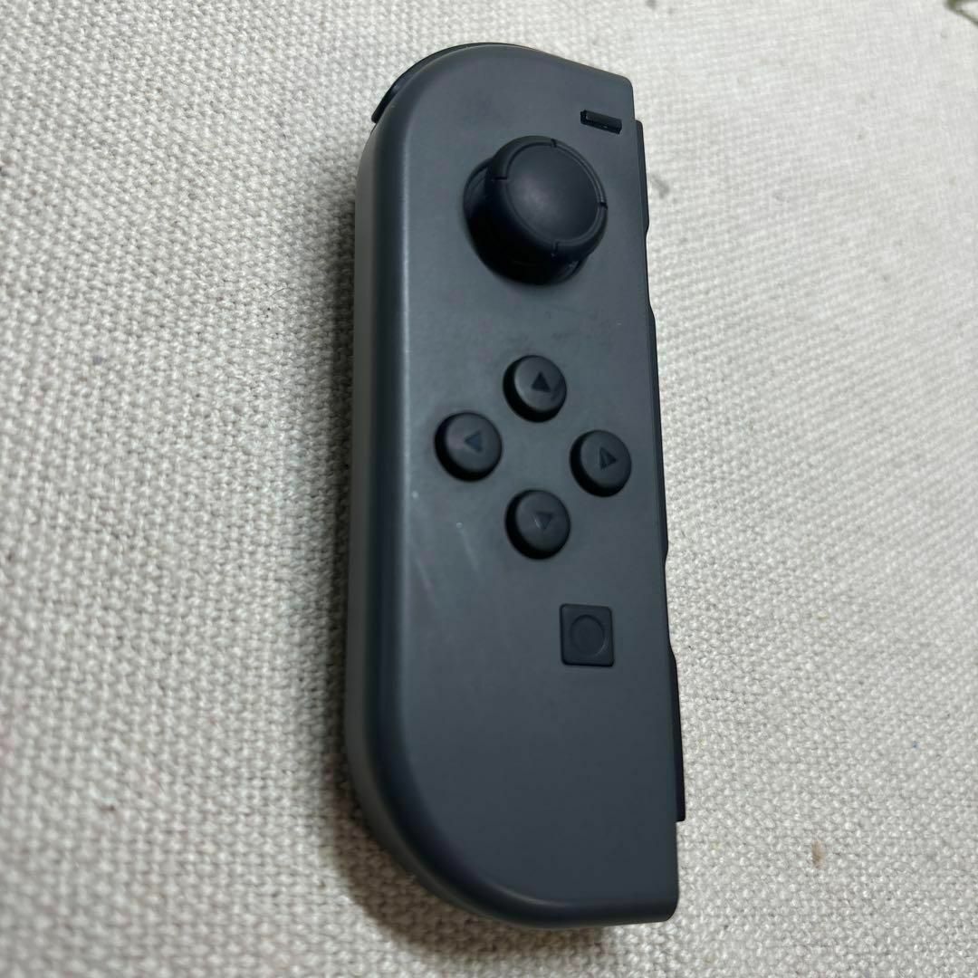 【美品】JOY-CON (L) グレージョイコン左 エンタメ/ホビーのゲームソフト/ゲーム機本体(家庭用ゲーム機本体)の商品写真