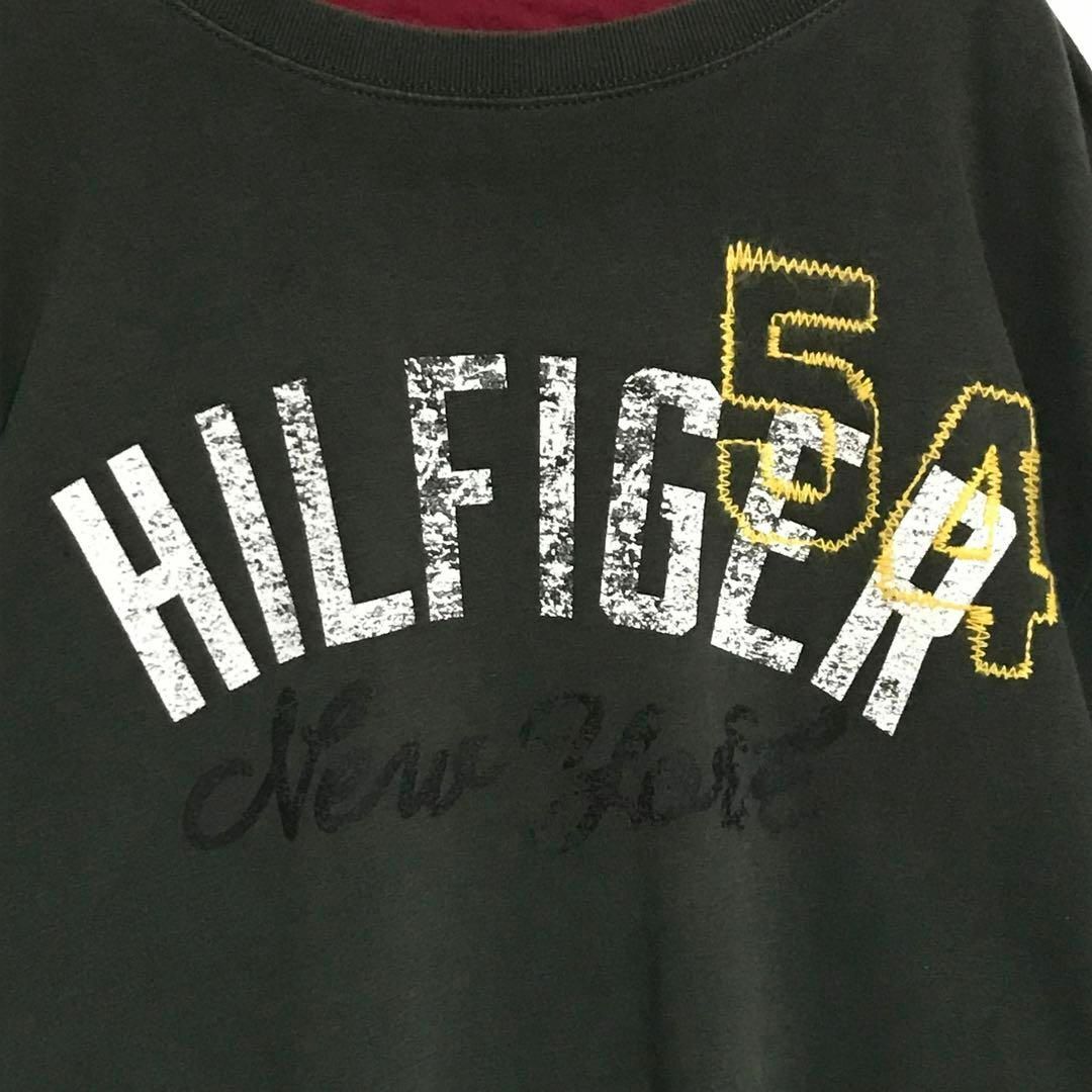 TOMMY HILFIGER(トミーヒルフィガー)の【ビッグサイズ】トミーヒルフィガー　センタープリント長袖Tシャツ　深緑H713 メンズのトップス(Tシャツ/カットソー(半袖/袖なし))の商品写真