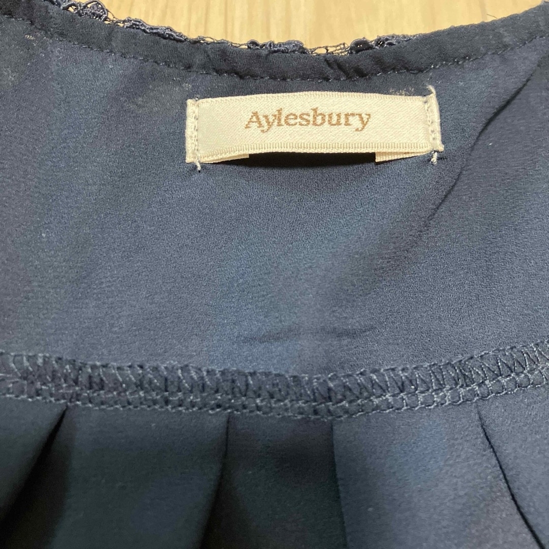 Aylesbury(アリスバーリー)のアリスバーリー　ネイビー　レース　ブラウス　サイズ11 レディースのトップス(シャツ/ブラウス(長袖/七分))の商品写真