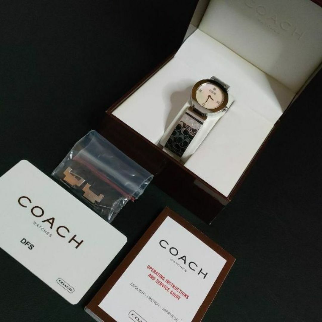 COACH(コーチ)の美品【稼働品】COACH　コーチ　シグネチャー　シェル文字盤　4Pダイヤ レディースのファッション小物(腕時計)の商品写真