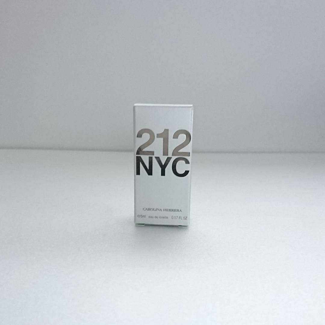 CAROLINA HERRERA(キャロライナヘレナ)の★匿名配送★キャロライナへレラ 212 香水 ミニ 5ml NYC レディース コスメ/美容の香水(香水(女性用))の商品写真