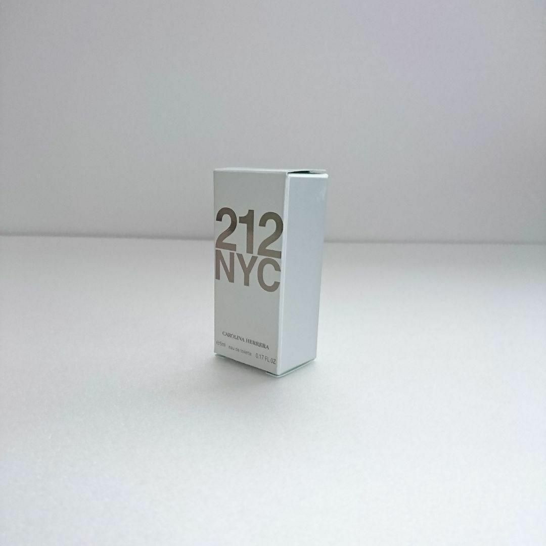 CAROLINA HERRERA(キャロライナヘレナ)の★匿名配送★キャロライナへレラ 212 香水 ミニ 5ml NYC レディース コスメ/美容の香水(香水(女性用))の商品写真