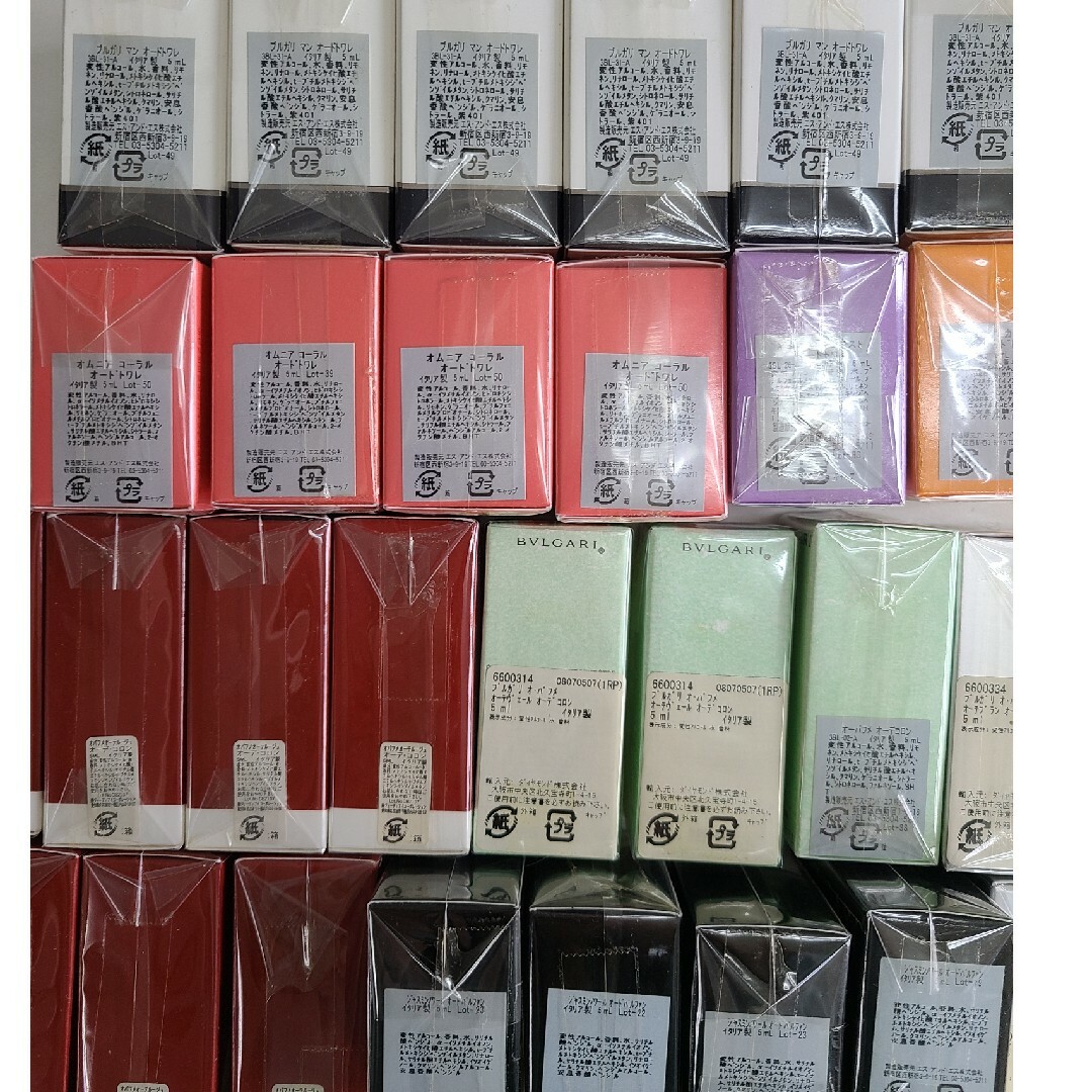 BVLGARI(ブルガリ)の新品未開封BVLGARIミニチュア香水40個セット コスメ/美容の香水(香水(男性用))の商品写真