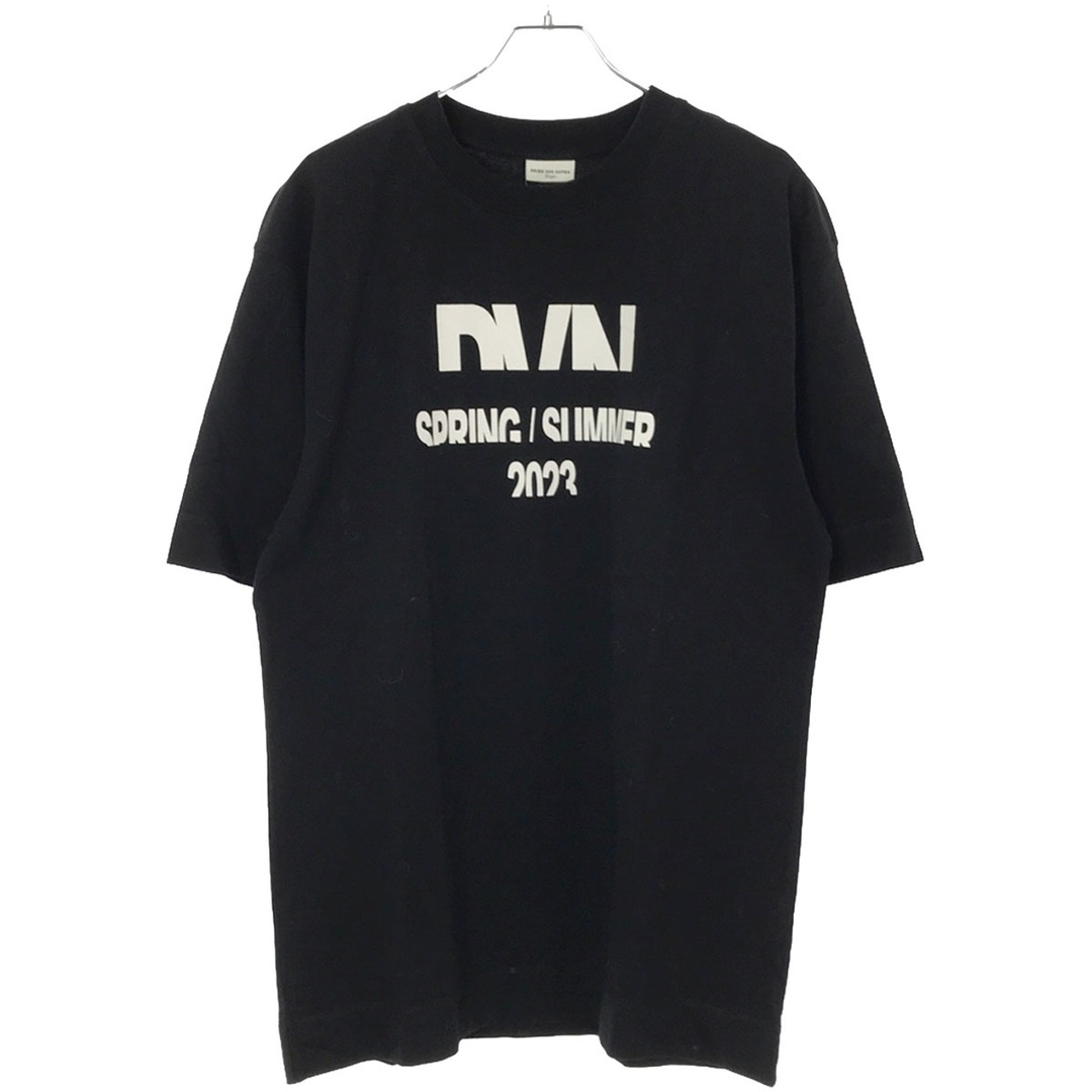 DRIES VAN NOTEN(ドリスヴァンノッテン)のDRIES VAN NOTEN ドリスヴァンノッテン 23SSHeli PR Show T-Shirt  ロゴプリントTシャツ  ブラック L メンズのトップス(Tシャツ/カットソー(半袖/袖なし))の商品写真