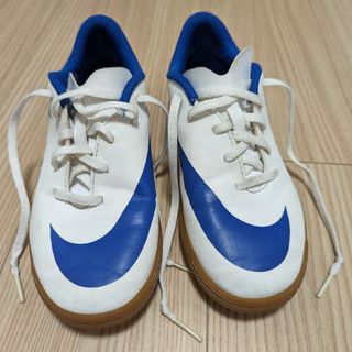 ナイキ(NIKE)のナイキ　フットサルシューズ　23cm(シューズ)