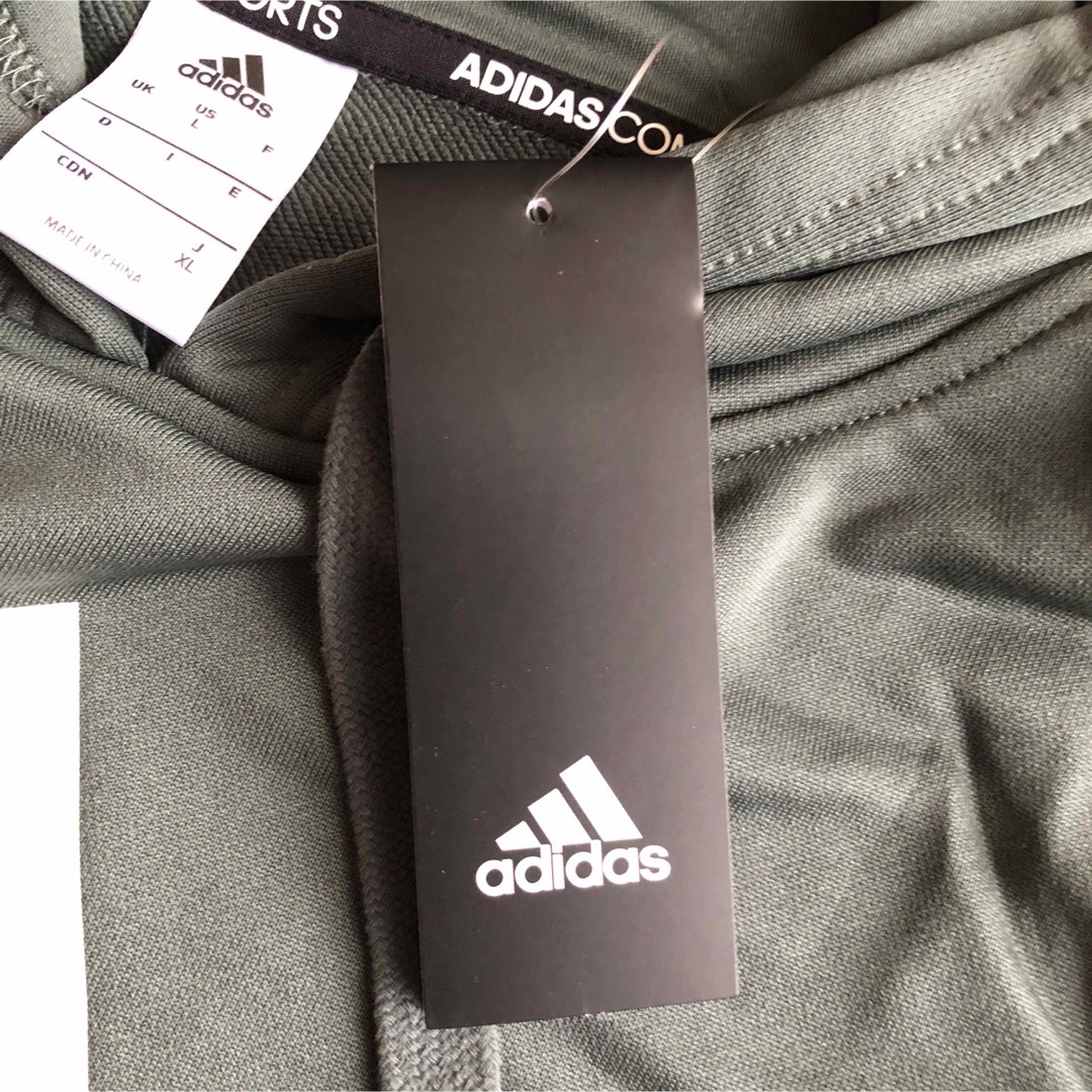 adidas(アディダス)の新品　アディダス　パーカー　XLサイズ メンズのトップス(パーカー)の商品写真