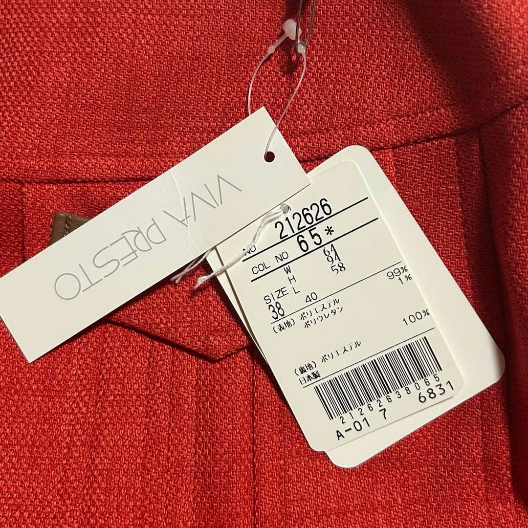 VIVA PRESTO 新品タグ付き ひざ丈スカート 朱色 赤系 プリーツ 38 レディースのスカート(ひざ丈スカート)の商品写真