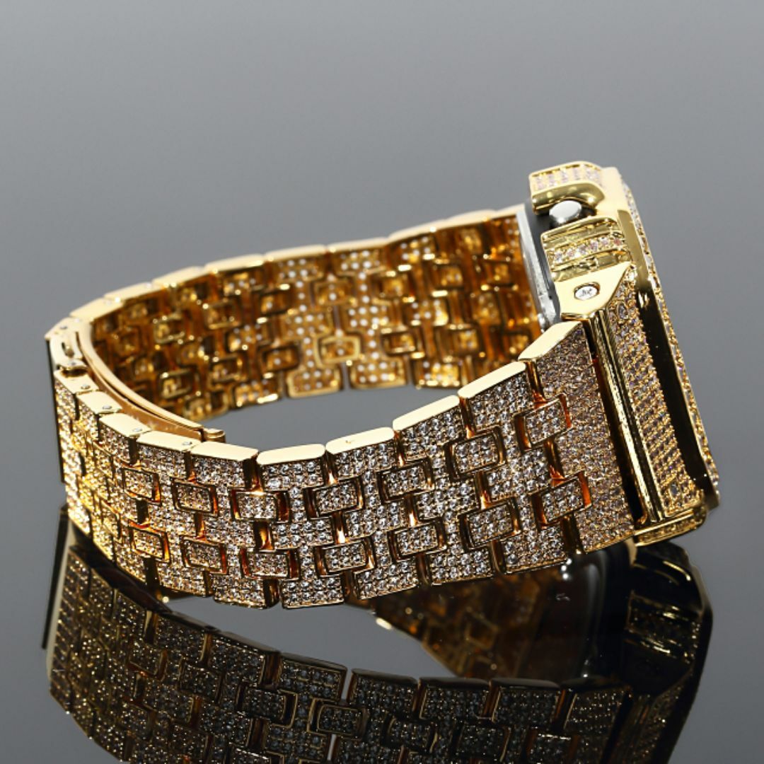 G-SHOCK(ジーショック)のフルカスタム G-SHOCK DW5600 SOLIDモデル　カシオ 18Kゴールド CZダイヤ（キュービックジルコニア）ブラック文字盤 ゴールド　Kronic クロニック メンズの時計(腕時計(デジタル))の商品写真