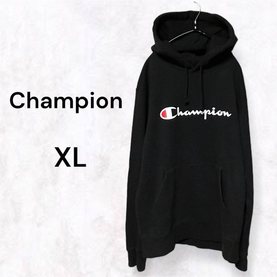 Champion(チャンピオン)の【champion】　フーディー　パーカー 黒 ロゴ　ワンポイント メンズのトップス(パーカー)の商品写真