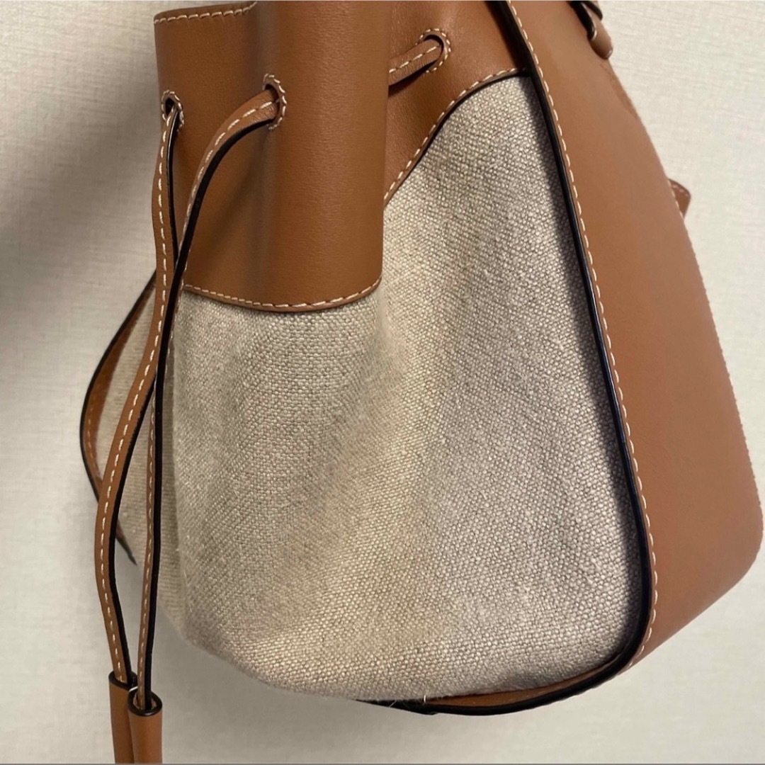 LOEWE(ロエベ)のロエベ ハンモック レディースのバッグ(ハンドバッグ)の商品写真