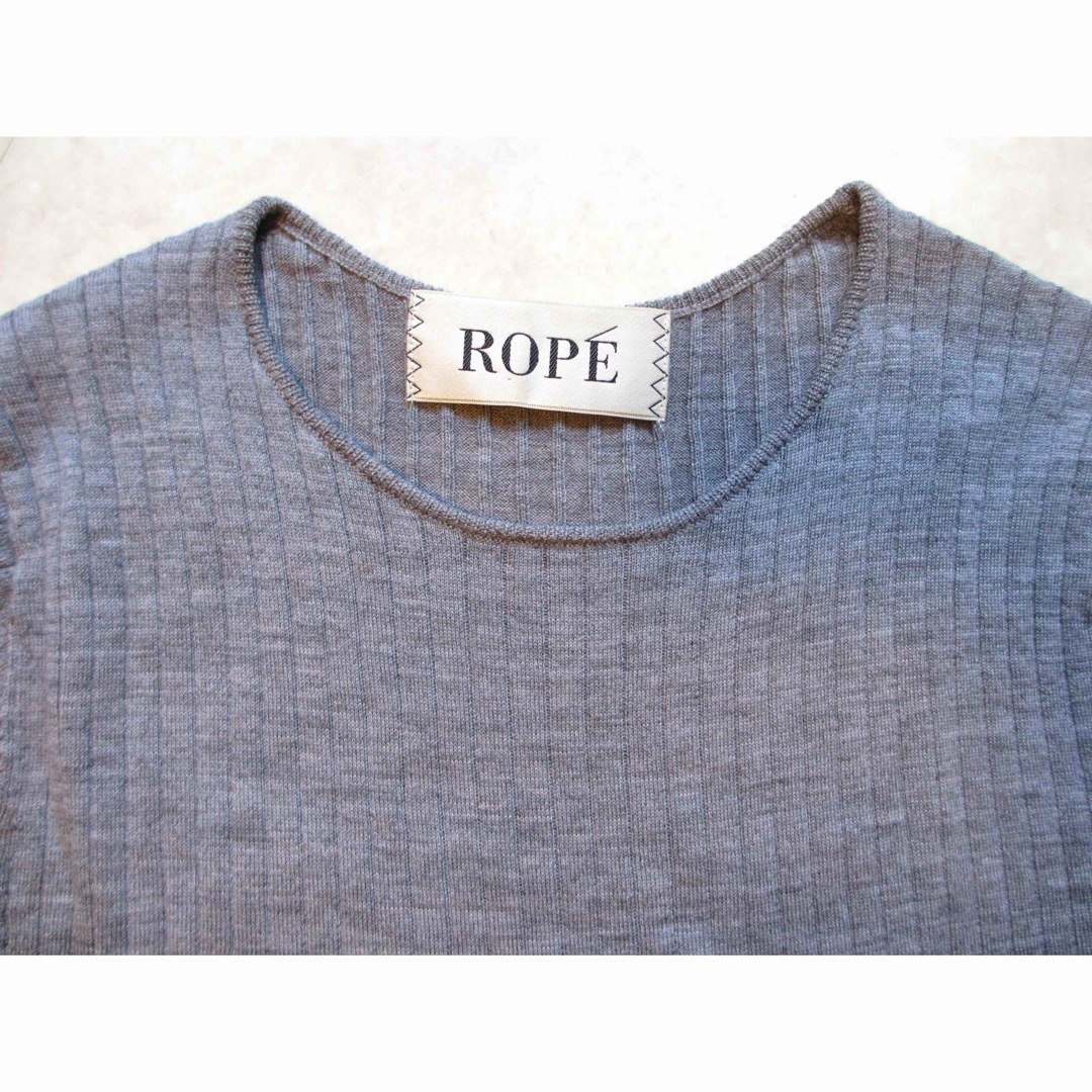 ROPE’(ロペ)のロペ　リブセーター　グレー レディースのトップス(ニット/セーター)の商品写真